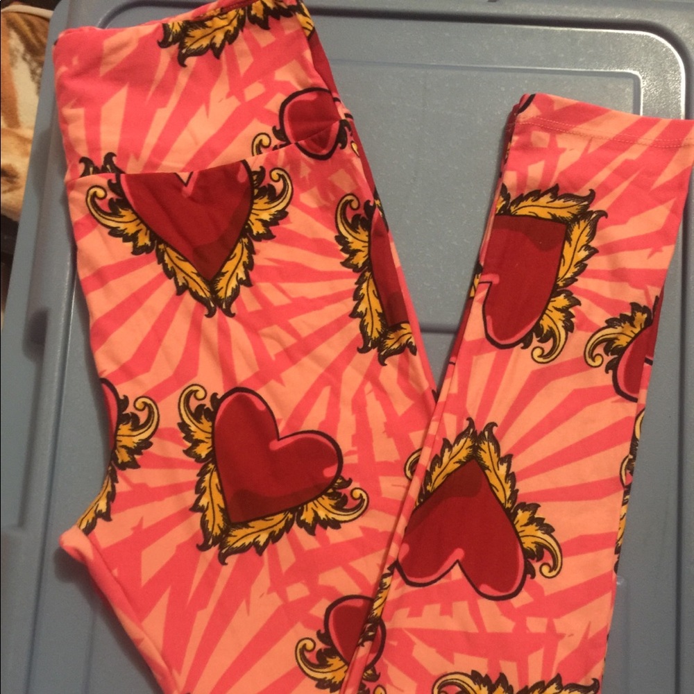 One Size LuLaRoe Valentine’s Day leggings!